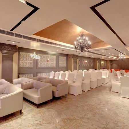 Hotel Mystic Falls Jaipur Buitenkant foto