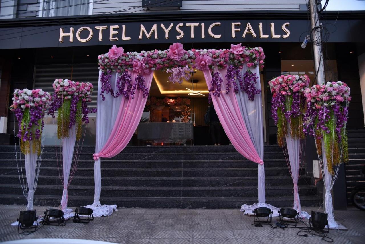 Hotel Mystic Falls Jaipur Buitenkant foto