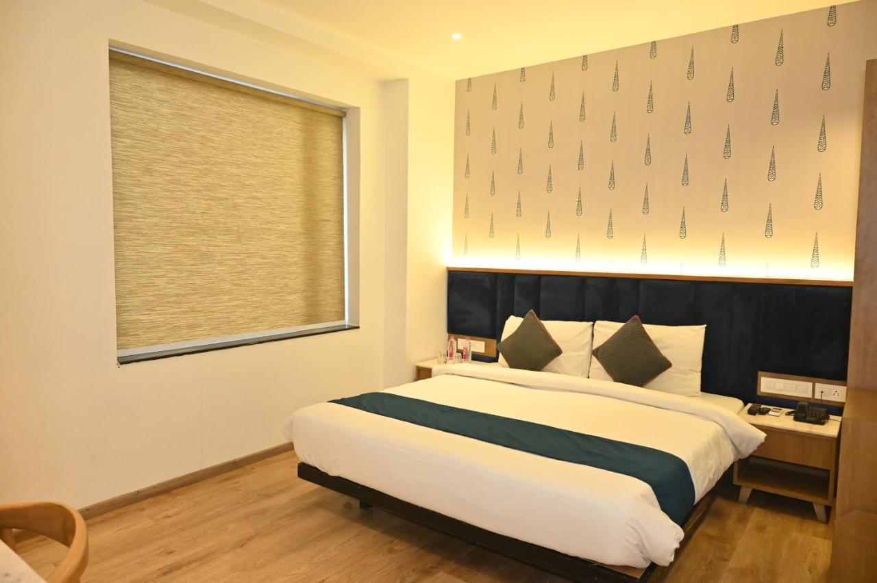 Hotel Mystic Falls Jaipur Buitenkant foto