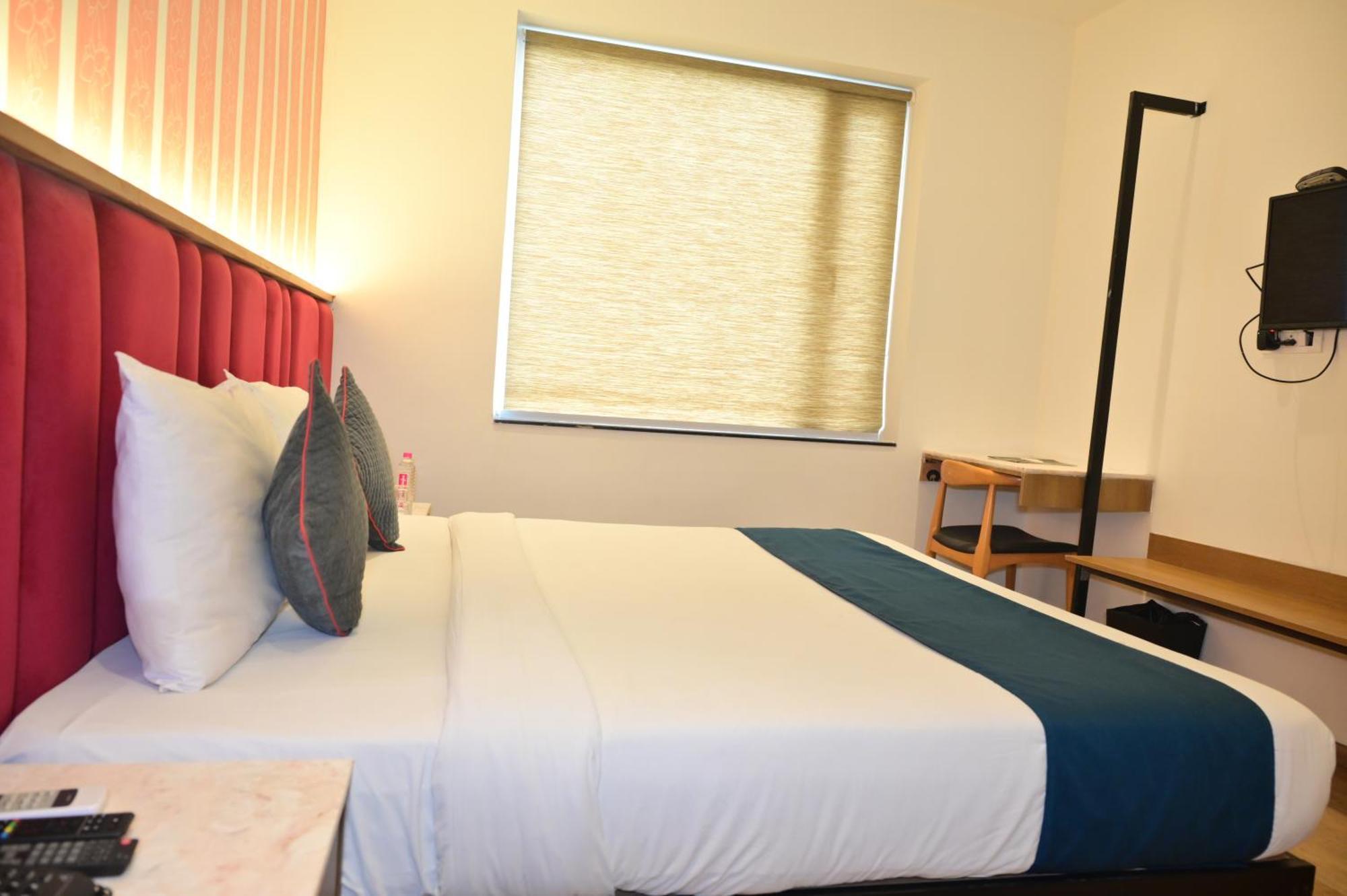 Hotel Mystic Falls Jaipur Buitenkant foto